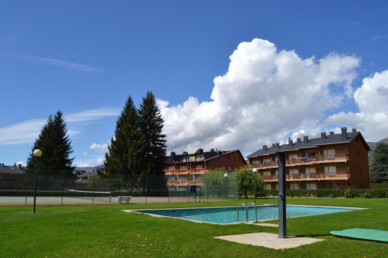 Amplio Apartamento Con Piscina En ลีเวีย ภายนอก รูปภาพ
