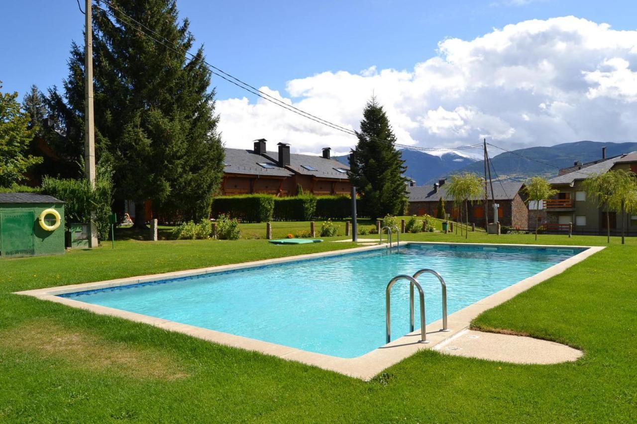 Amplio Apartamento Con Piscina En ลีเวีย ภายนอก รูปภาพ
