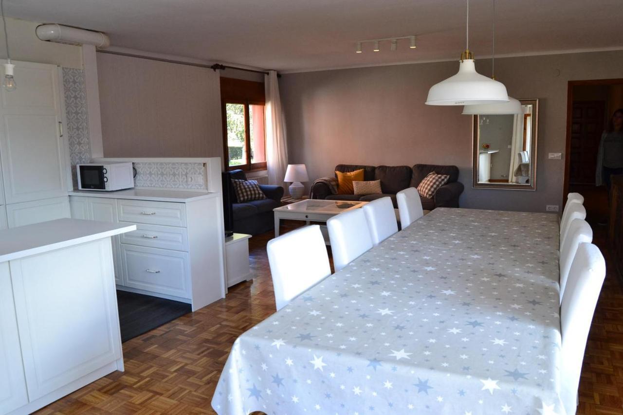 Amplio Apartamento Con Piscina En ลีเวีย ภายนอก รูปภาพ